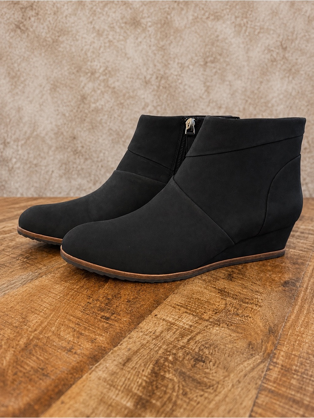 Linea Paulo Yuri Wedge Bootie in Black Nubuck Suede, Size 8.5, New in Box - Picture 5 of 10